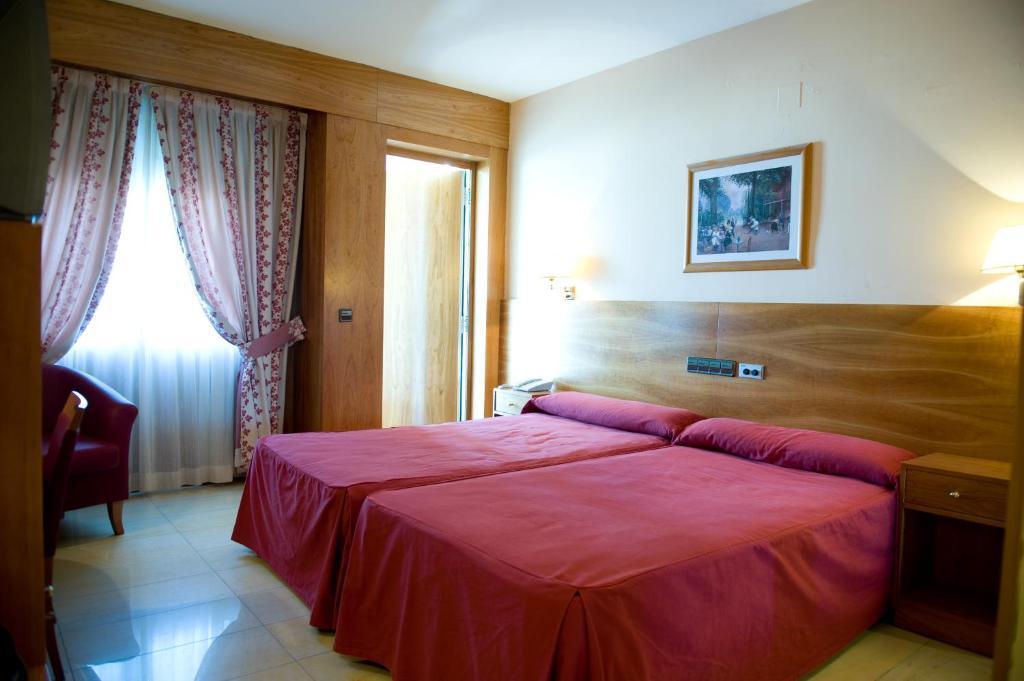 Hotel La Maruxina La Alameda de la Sagra Quarto foto